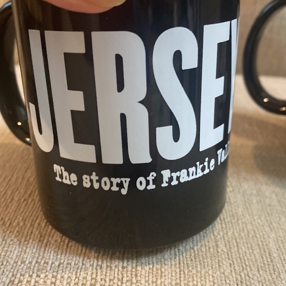 Jersey Boys Frankie Valli Vintage Black & White Coffee Mugs - Set of 2 LIKE NEW - Picture 3 of 13
